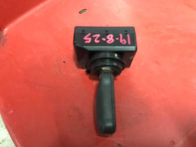 No 19-8-25 Porsche Cayenne 955 Ignition Switch