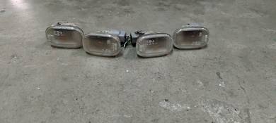 Toyota Estima acr30 signal fender lamp