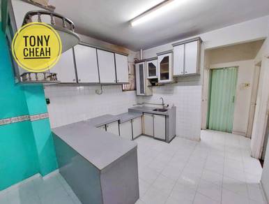 Apartment For Sale in Tanjung Court