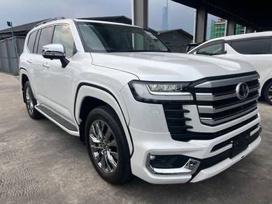Toyota Land Cruiser ZX in Desa Petaling, KUL