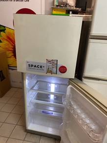 SAMSUNG 220L Refrigerator - terpakai 5Ju2m3