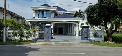 Bungalow House For Sale in Sitiawan,PRK