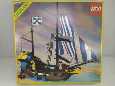 Classic LEGO Pirates Town Space Castle Collection