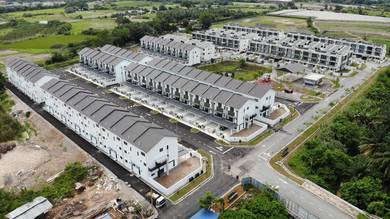 3-storey Terraced House For Sale in Serendah,SGR