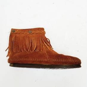 Minnetonka Fringe Ankle Boots Brown Feather Boot
