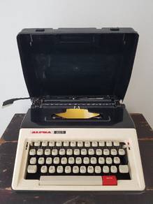 Manual Typewriter Machine For Sale