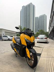 Yamaha XMAX