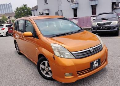 Toyota Isis in Setapak, KUL