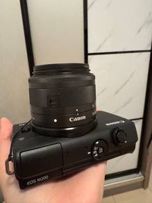 Canon EOS M200