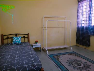 Room in Puchong, SGR