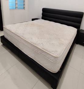Bed frame with mattress 