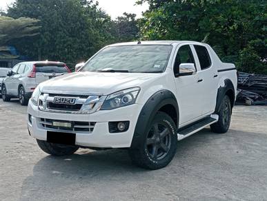 Isuzu D-Max 4x4 in Batu Caves, SGR