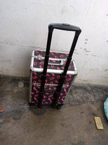 trolly makeup bag