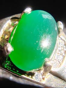 Giok Jadeite Jed Burma Ais Hijau Tua Alami Gred A