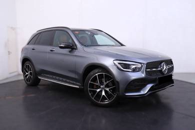 Mercedes Benz GLC300 300 4MATIC AMG LINE in Puchong, KUL