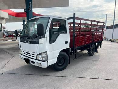 2013 ISUZU NKR55UEET Wooden 13 ft