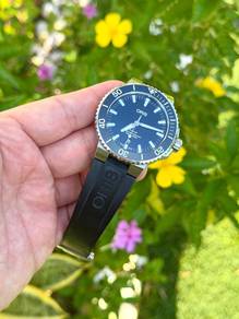 Oris Aquis Date
