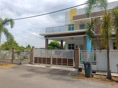Semi-Detached House For Sale in Tanjong Minyak,MLK