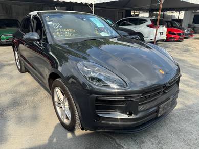 Porsche Macan in Puchong, SGR