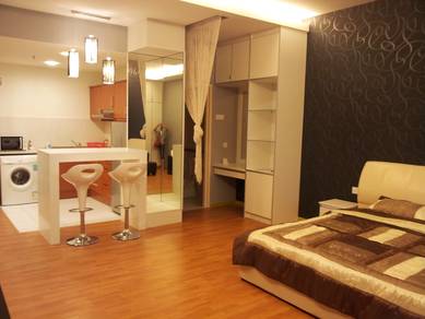 Service Residence For Rent in Maytower