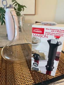 wine decanter & wine preserving pump