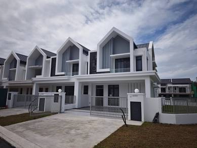 2-storey Terraced House  in Horizon Hills,JHR