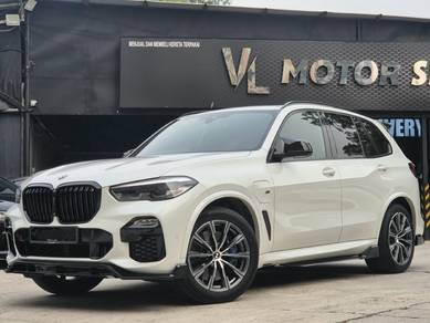 BMW X5 xDRIVE45e M SPORT in Desa Petaling, KUL