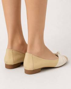 Cream Pearl Bow Flats
