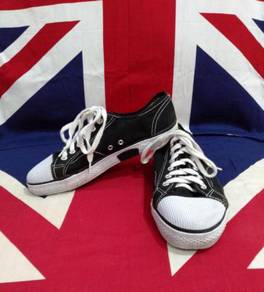 RARE SHOES CAREFREE 90s GRUNGE ROCK STAIL