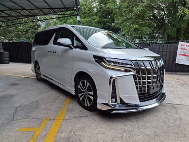 Toyota Alphard SC in KLCC, KUL