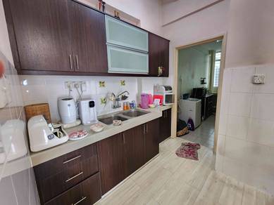 Apartment For Sale in Plaza Menjalara