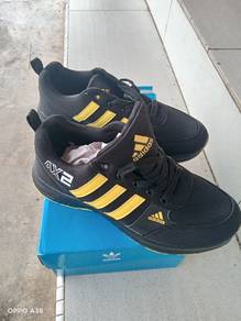 Kasut Adidas