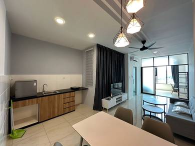 Condominium For Sale in Manhattan Suites @ ITCC