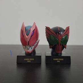 Kamen Rider Revi & Kamen Rider OOO Head
