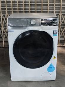 Electrolux 2in1 front load hot washer dryer 11/7.k