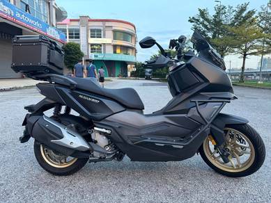 Sym Husky ADV 300