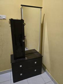 dressing table