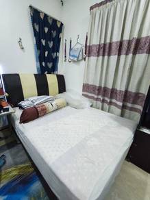 Queen Bed With frame body 