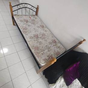single bed for sale with matress