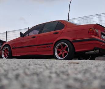 BMW 318i 18i (CKD) in Puchong, SGR