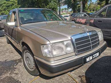 Mercedes Benz 230E  in USJ, SGR