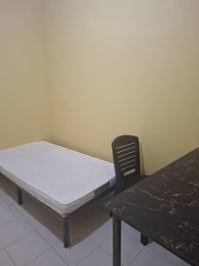 Room in Miri, SWK