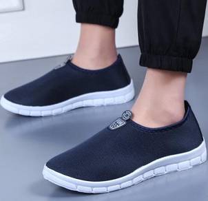 MK18 l CLEARANCE STOCK SLIP ON WATER KASUT SHOES