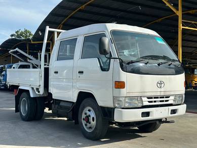 Toyota BU172 DOUBLE CABIN CARGO TRUCK (4WD)
