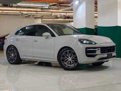 Porsche Cayenne BASE in Kota Damansara, SGR