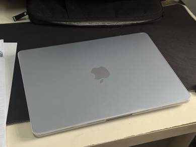 Macbook Air 13 inch M4 chip 256gb