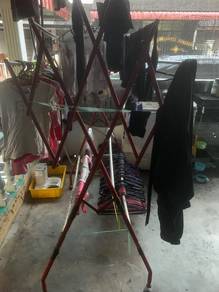 Ampaian baju beroda