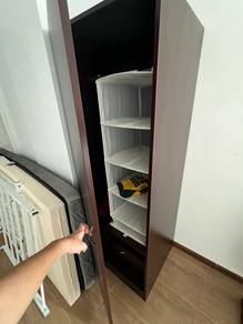Kabinet Simpan Barang (Storage Cabinet)