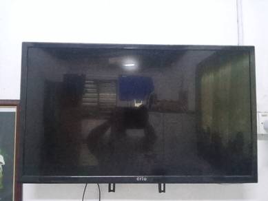 tv jenama CRIO 40 inci