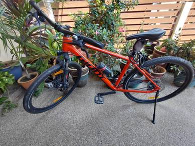 Giant Roam 2 Disc Dual-Sport Hybrid Bike